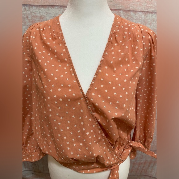 Madewell Wrap Top in Star Scatter in Peach Size XS - Picture 3 of 7